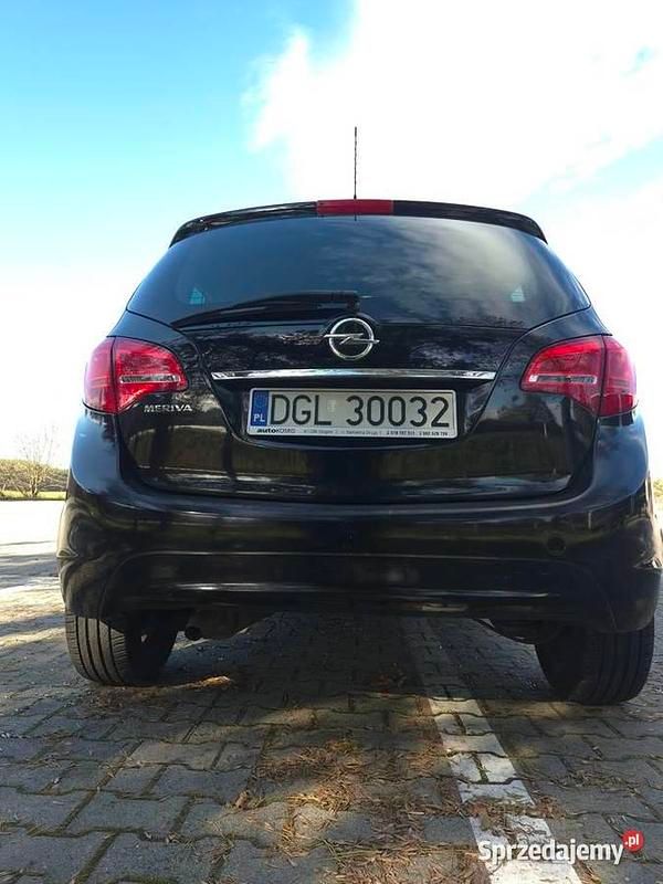 Używany Opel Meriva 2011 Granatowy Minivan