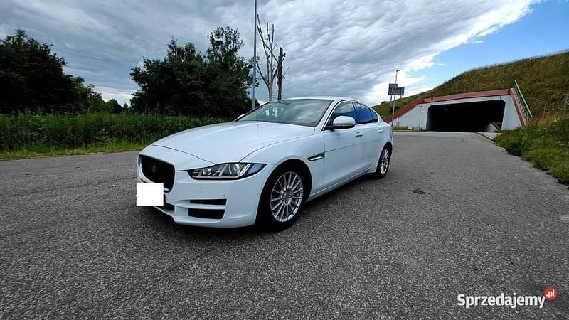Używany Jaguar XE 2014 Sedan/Limuzyna