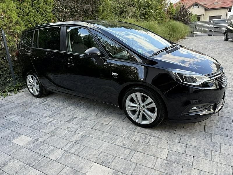 Czarny Używany 2016 Opel Zafira Minivan | 44 900 zł (Uczciwa cena) - Obraz 1/4