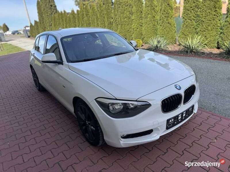 Biały Używany 2011 BMW 118 Hatchback | 28 900 zł - Obraz 1/4