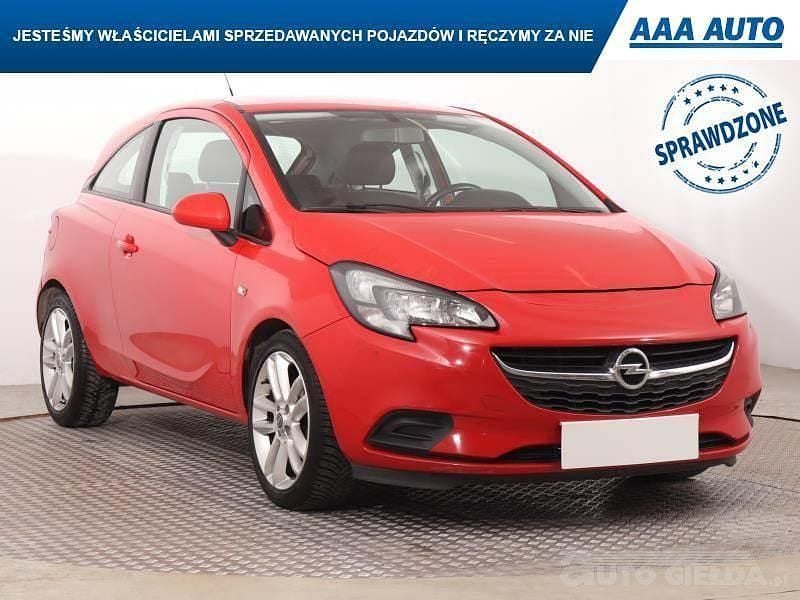 Używany Opel Corsa 2015 Czerwony Hatchback