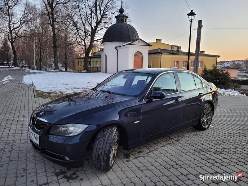 Używany 2007 BMW 330 | 18 000 zł - Obraz 1/4