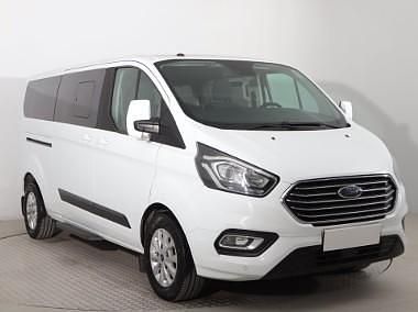 Biały Używany 2018 Ford Tourneo Custom Minivan | 119 999 zł (Dość drogi) - Obraz 1/4