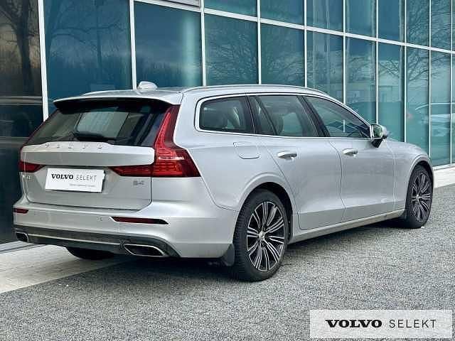 Używany Volvo V60 197 KM (144 kW) 2021 Srebrny Kombi