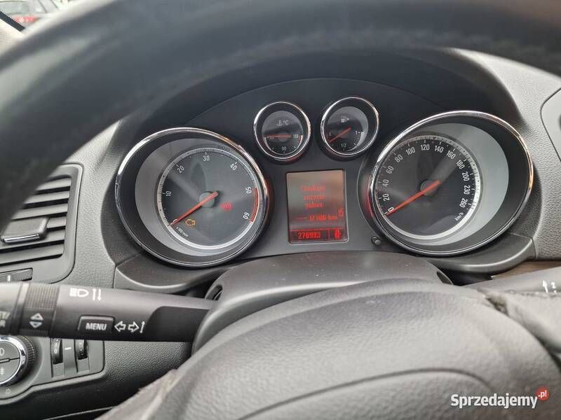 Używany Opel Insignia 2009 Grafitowy Sedan/Limuzyna