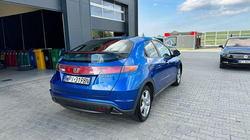 Używany Honda Civic 83 KM (61 kW) 2007 Niebieski (metalik) Hatchback