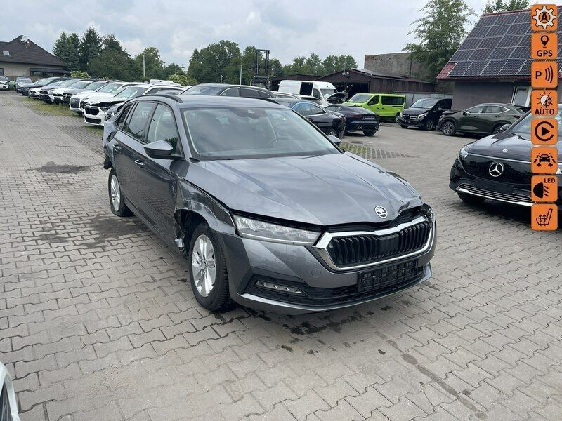 Srebrny (metalik) Używany 2024 Skoda Octavia Kombi | 29 900 zł - Obraz 1/4