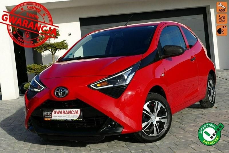 Czerwony Używany 2020 Toyota Aygo Hatchback | 26 900 zł (Super Cena) - Obraz 1/4