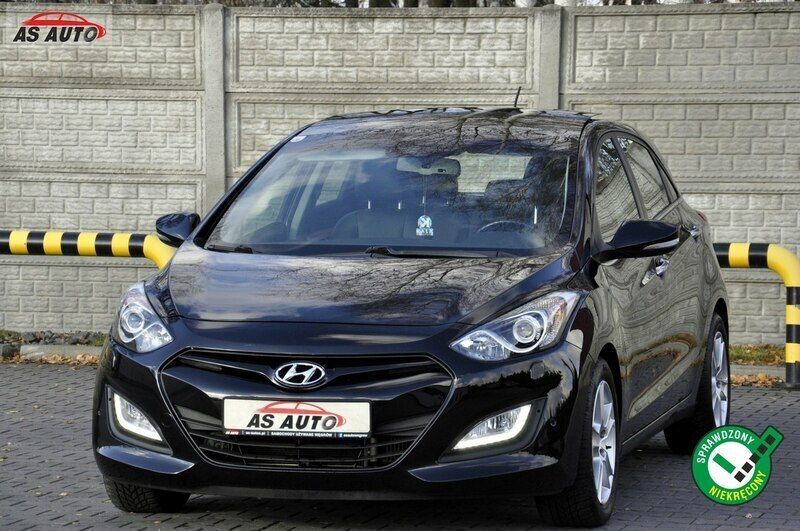 Czarny (metalik, perła) Używany 2012 Hyundai i30 Premium Hatchback | 31 700 zł (Uczciwa cena) - Obraz 1/4