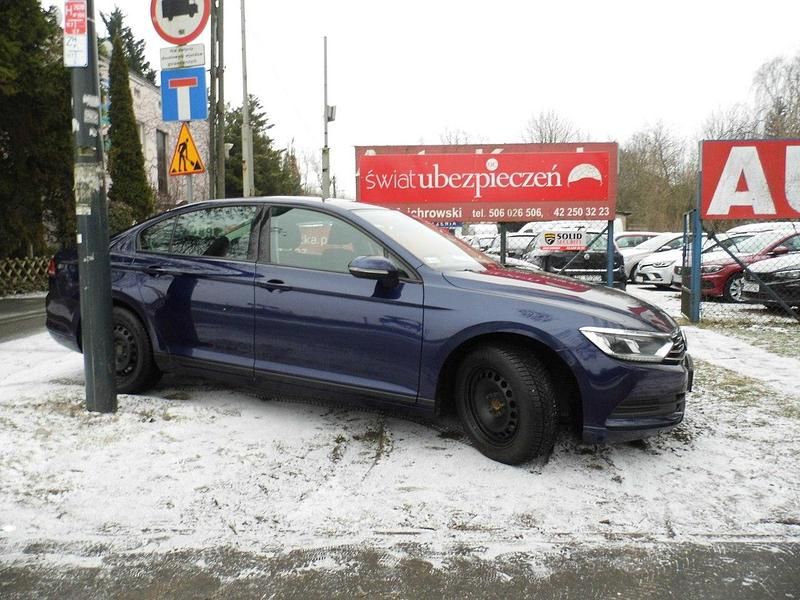 Używany VW Passat 150 KM (110 kW) 2017 Granatowy Sedan/Limuzyna