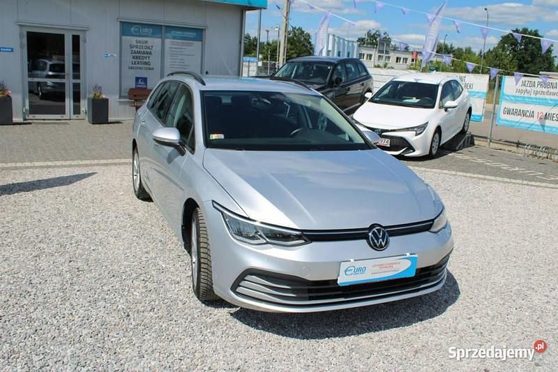 Używany VW Golf VIII Life 2022 Srebrny Kombi