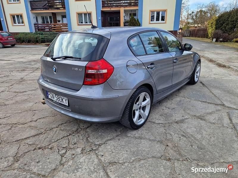 Używany BMW 116 2011 Srebrny Hatchback