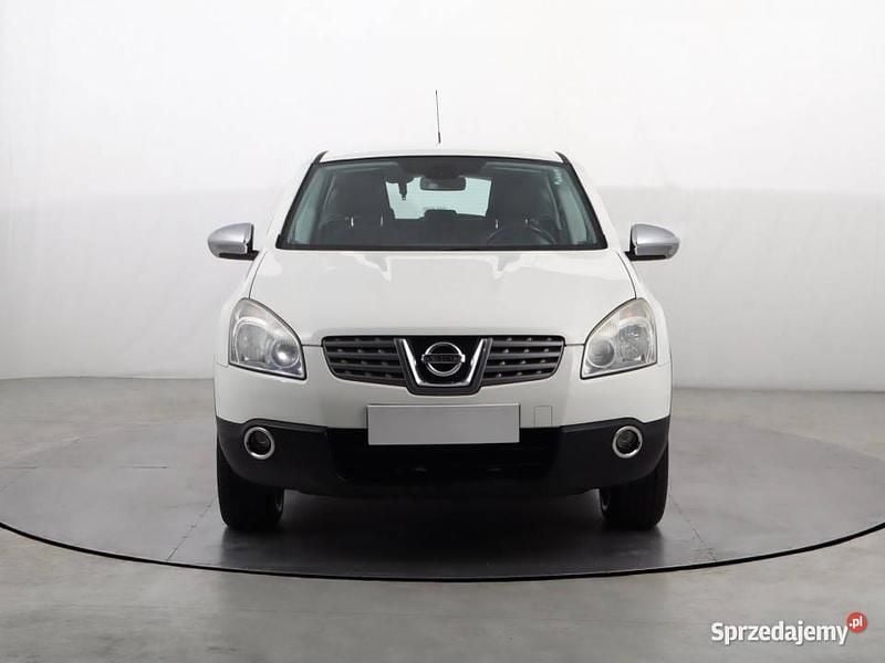 Biały Używany 2009 Nissan Qashqai SUV | 26 999 zł (Uczciwa cena) - Obraz 1/4