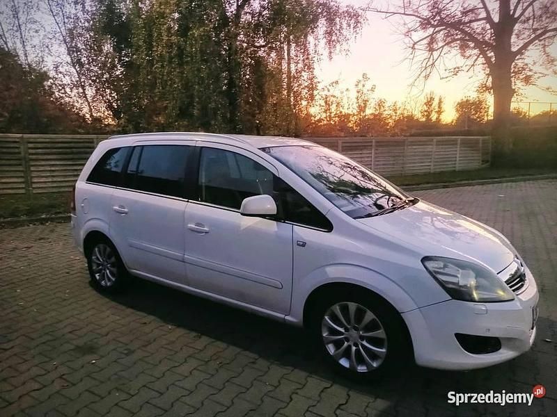 Używany Opel Zafira 2009 Biały Minivan
