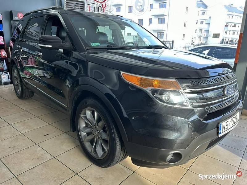Używany Ford Explorer 2015 Czarny SUV