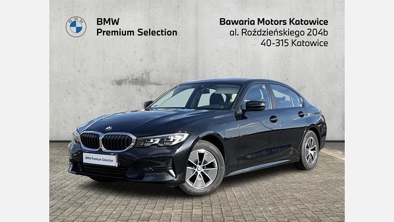 Używany BMW 318 Advantage 150 KM (110 kW) 2021 Czarny szafir metalizowany Sedan/Limuzyna