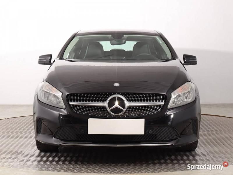Czarny Używany 2014 Mercedes A180 Hatchback | 37 499 zł (Uczciwa cena) - Obraz 1/4