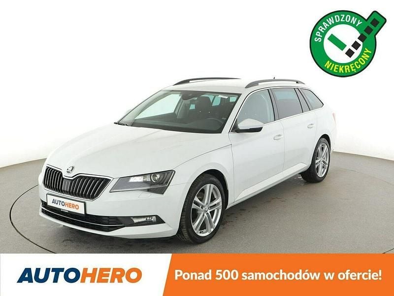 Biały Używany 2018 Skoda Superb Kombi | 80 100 zł (Dość drogi) - Obraz 1/3