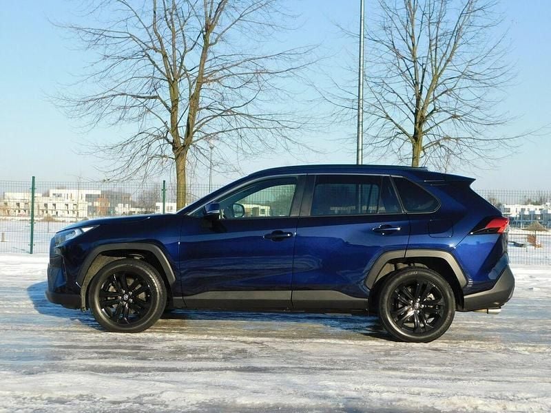 Używany Toyota RAV4 175 KM (128 kW) 2021 Czarny SUV