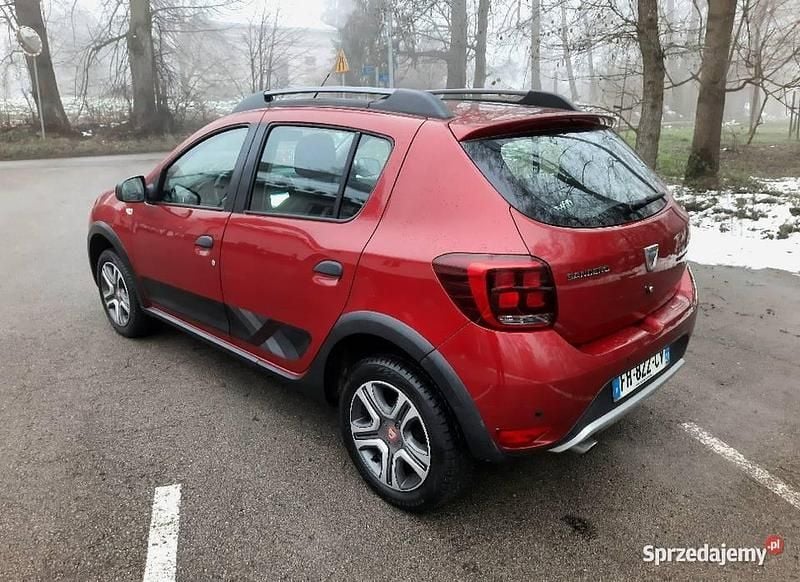 Używany Dacia Sandero Prestige 90 KM (66 kW) 2019 Bordowy Hatchback