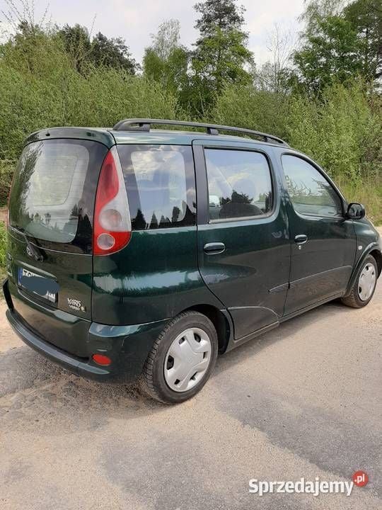 Używany Toyota Yaris 86 KM (63 kW) 2000 Zielony Kombi
