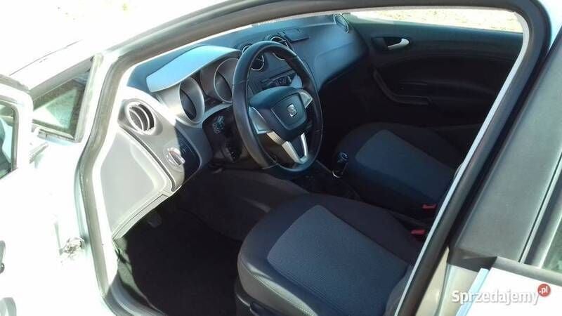 Używany Seat Ibiza ST 86 KM (63 kW) 2011 Srebrny Kombi