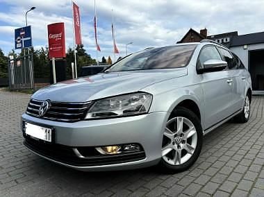Srebrny Używany 2014 VW Passat Kombi | 34 990 zł (Uczciwa cena) - Obraz 1/4