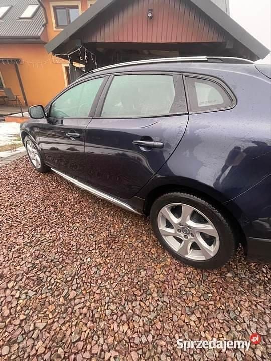 Używany Volvo V40 2015 Granatowy Hatchback