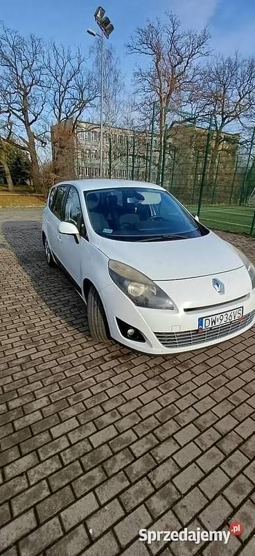 Biały Używany 2010 Renault Grand Scénic III Minivan | 11 500 zł (Dobra cena) - Obraz 1/4