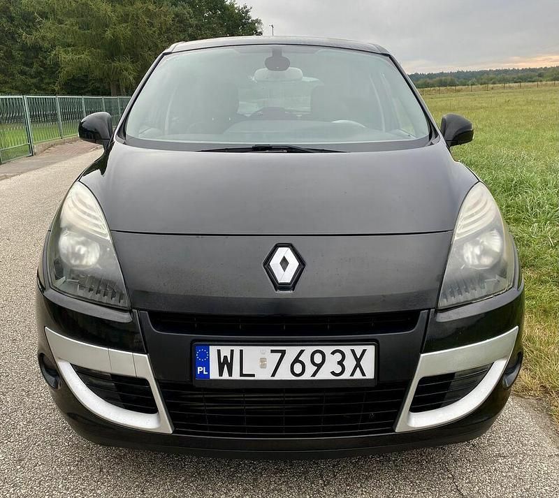 Brązowy Używany 2011 Renault Scénic III Minivan | 15 900 zł (Uczciwa cena) - Obraz 1/4