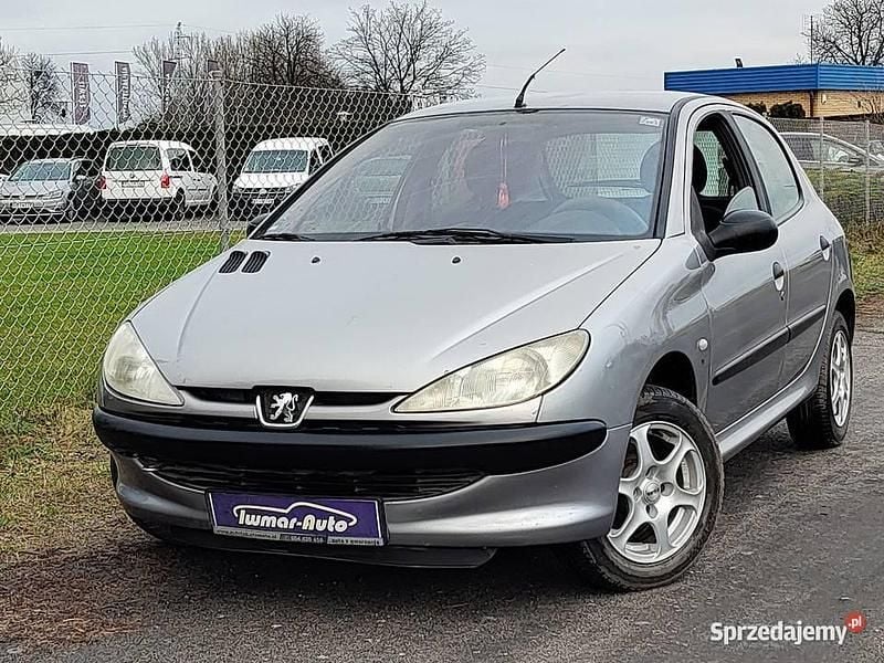 Używany Peugeot 206 2002 Srebrny Hatchback