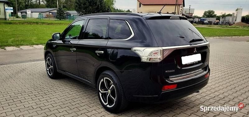 Używany Mitsubishi Outlander P-HEV 2014