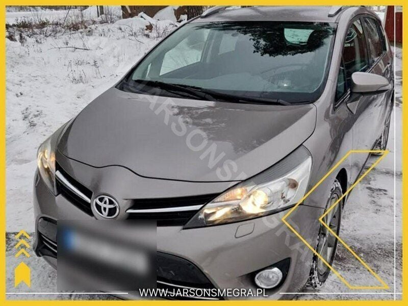 Brązowy Używany 2014 Toyota Verso Minivan | 29 800 zł (Uczciwa cena) - Obraz 1/4