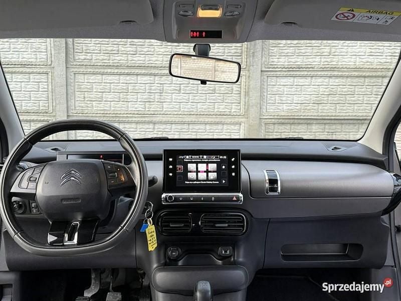 Używany Citroën C4 Shine 82 KM (60 kW) 2015 Szary (metalik, perła) SUV