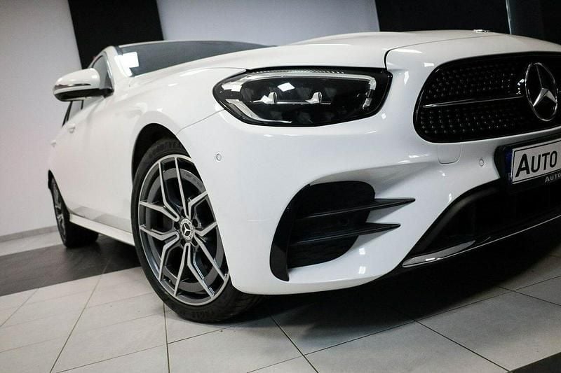 Używany Mercedes E220 AMG line 195 KM (143 kW) 2020 Biały Sedan/Limuzyna