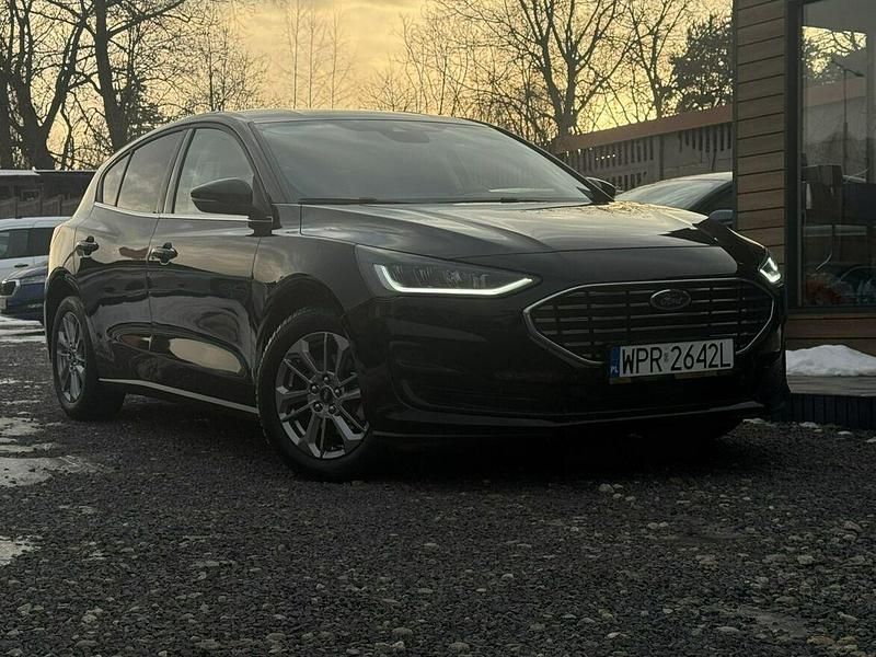 Czarny (metalik) Używany 2022 Ford Focus Hatchback | 69 900 zł (Drogi) - Obraz 1/3