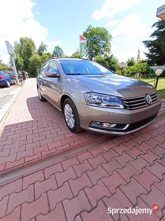 Złoty Używany 2012 VW Passat R Sedan/Limuzyna | 28 900 zł - Obraz 1/4