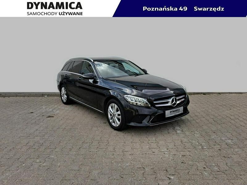 Czarny Używany 2020 Mercedes C180 Kombi | 88 900 zł - Obraz 1/4