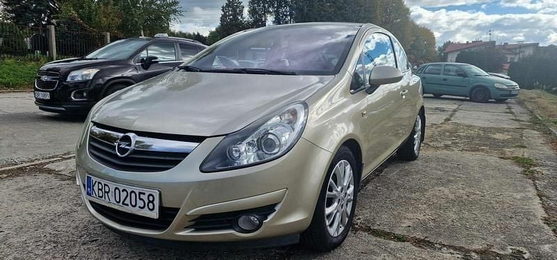 Żółtozłoty Używany 2008 Opel Corsa Hatchback | 9900 zł (Dobra cena) - Obraz 1/4