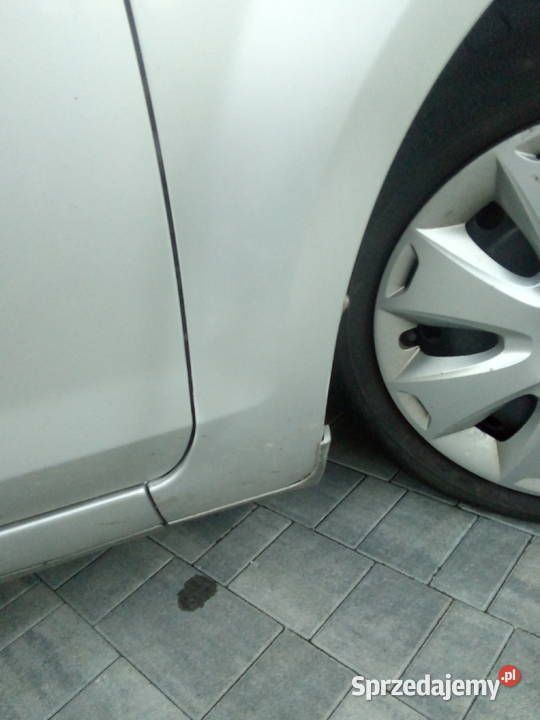 Używany Ford Focus 2010 Srebrny Kombi