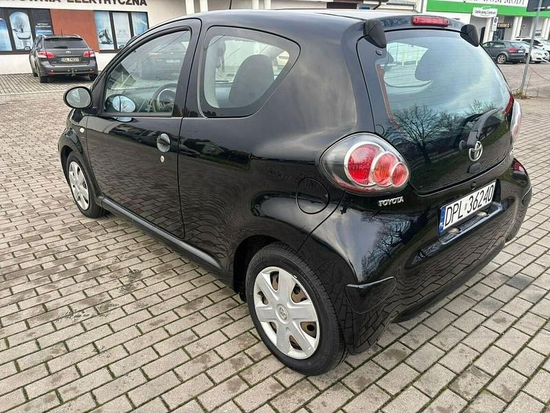 Używany Toyota Aygo 68 KM (50 kW) 2009 Czarny Hatchback