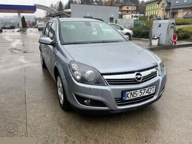 Srebrny Używany 2008 Opel Astra Kombi | 10 900 zł (Uczciwa cena) - Obraz 1/4