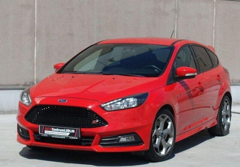 Czerwony (metalik) Używany 2017 Ford Focus ST Sedan/Limuzyna | 67 900 zł (Uczciwa cena) - Obraz 1/4