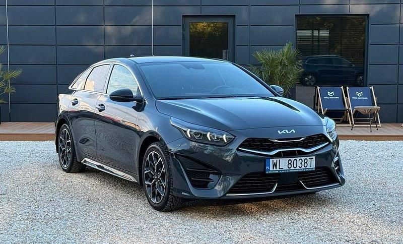 Szary (metalik) Używany 2022 Kia ProCeed 2 Hatchback | 84 800 zł (Dobra cena) - Obraz 1/3