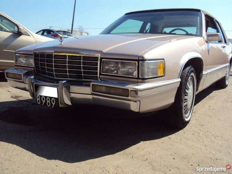 Używany Cadillac Deville 1991 Różowy Sedan/Limuzyna