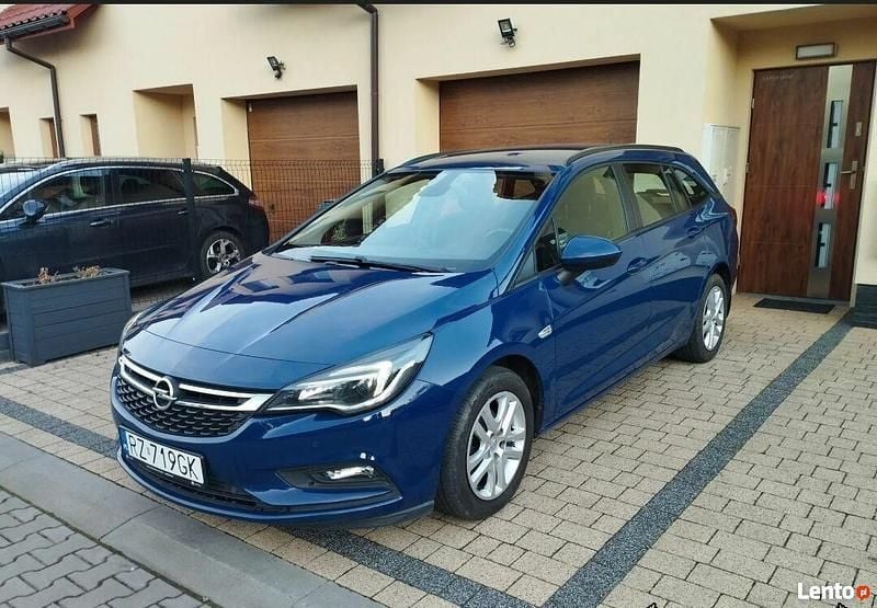 Używany Opel Astra Enjoy 2019 Niebieski Kombi