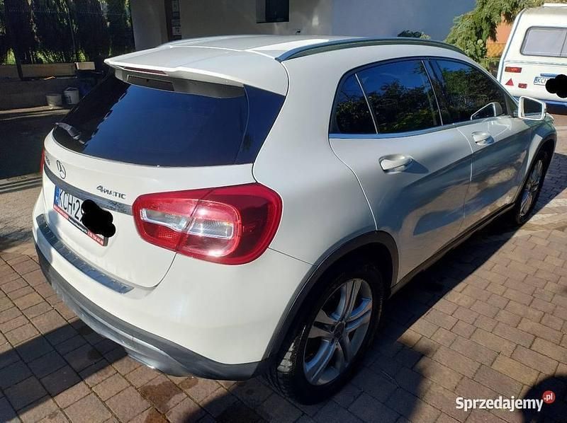 Używany Mercedes GLA250 2015 Biały SUV