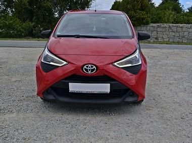 Czerwony Używany 2021 Toyota Aygo Hatchback | 35 900 zł (Dobra cena) - Obraz 1/4