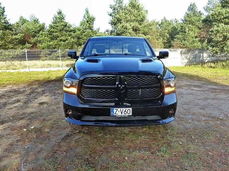 Używany RAM 1500 390 KM (286 kW) 2011 Czarny Pickup