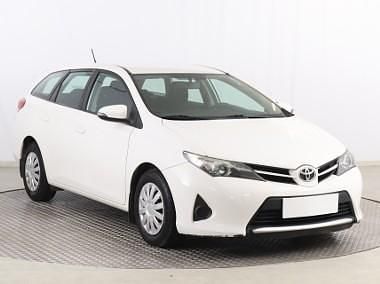 Biały Używany 2015 Toyota Auris Kombi | 25 999 zł (Dobra cena) - Obraz 1/4